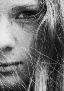 敏感肌の人が考慮すべき体臭対策に最適な服の選び方は？