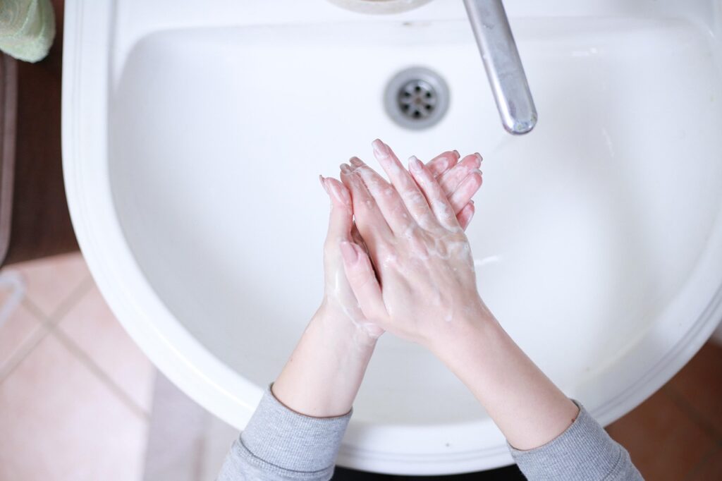 敏感肌の男性が制汗剤を使う前に知っておくべきパッチテストは必要？